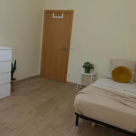 Homestay Cosmopolitan - Ground Floor Lisbon