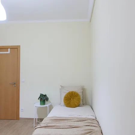 Cosmopolitan - Ground Floor Δωμάτια σε οικογενειακή κατοικία Lisboa