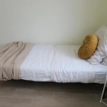 Cosmopolitan - Ground Floor Δωμάτια σε οικογενειακή κατοικία