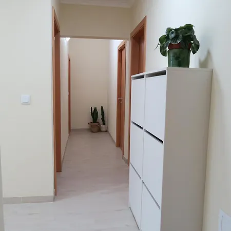 Cosmopolitan - Ground Floor Δωμάτια σε οικογενειακή κατοικία Lisboa